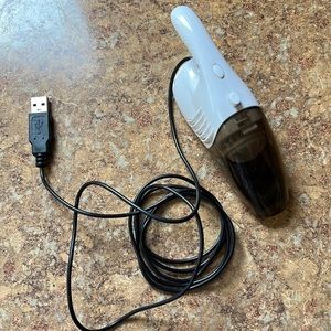 Mini Vacuum!! It actually works!!